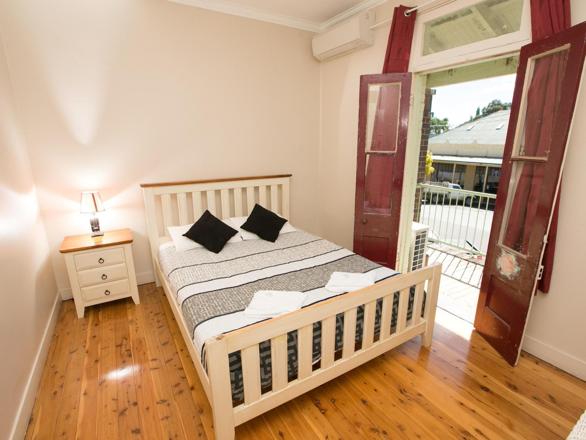 Court House Hotel Boorowa Ngoại thất bức ảnh