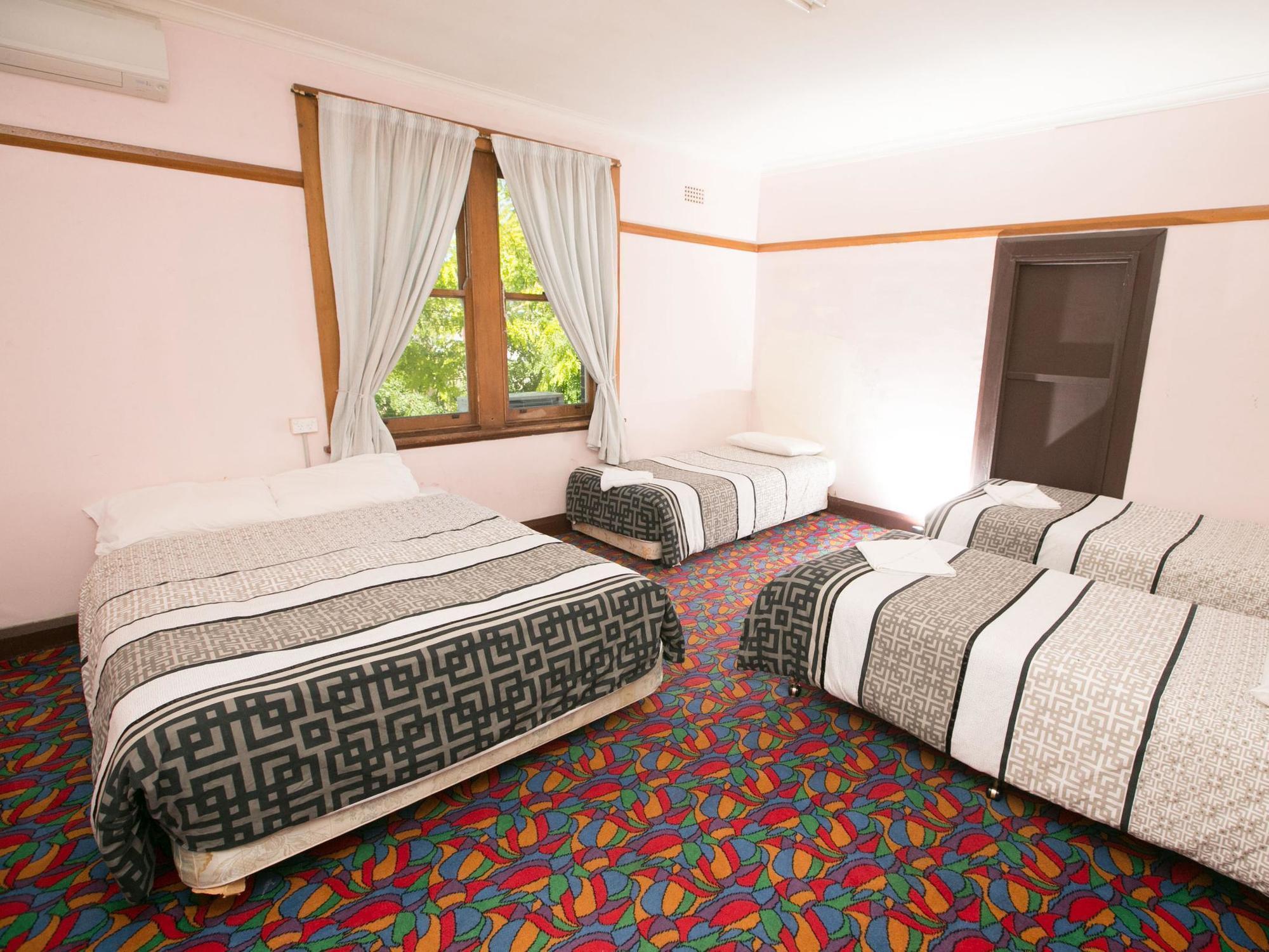 Court House Hotel Boorowa Ngoại thất bức ảnh