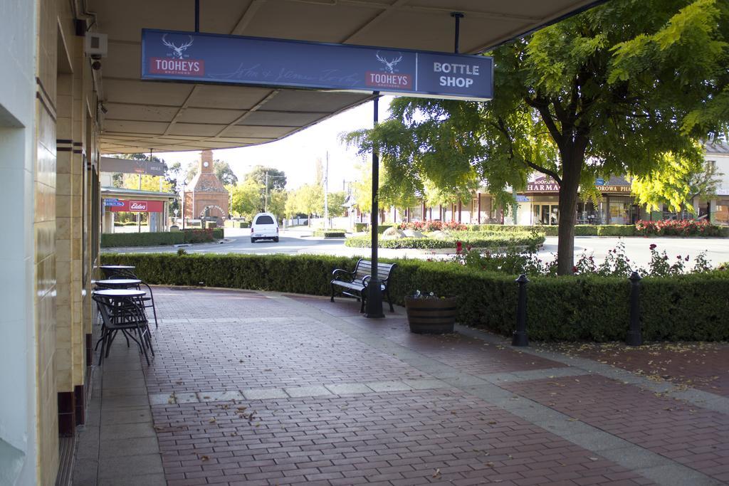 Court House Hotel Boorowa Ngoại thất bức ảnh