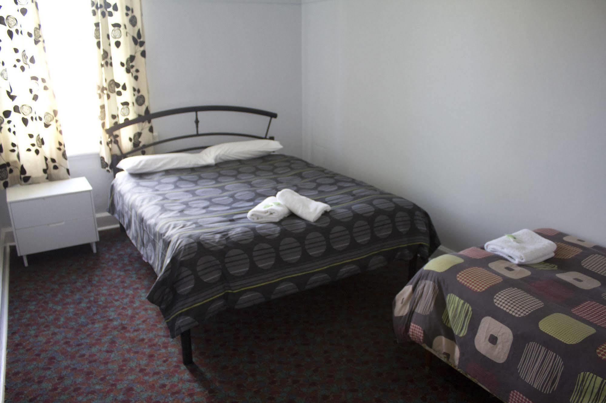 Court House Hotel Boorowa Ngoại thất bức ảnh