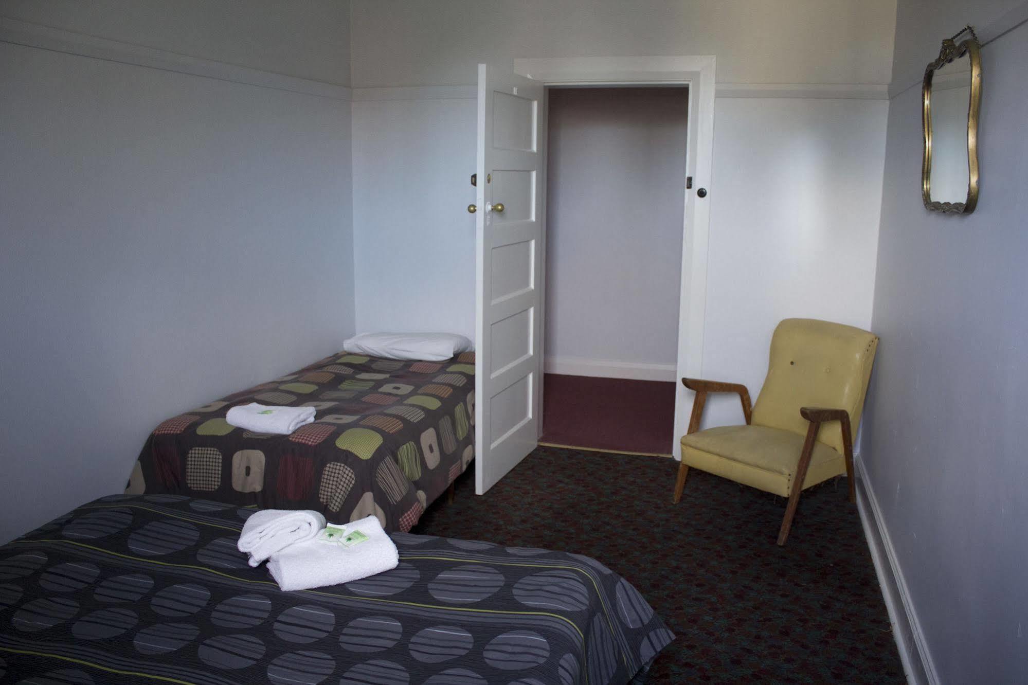 Court House Hotel Boorowa Ngoại thất bức ảnh
