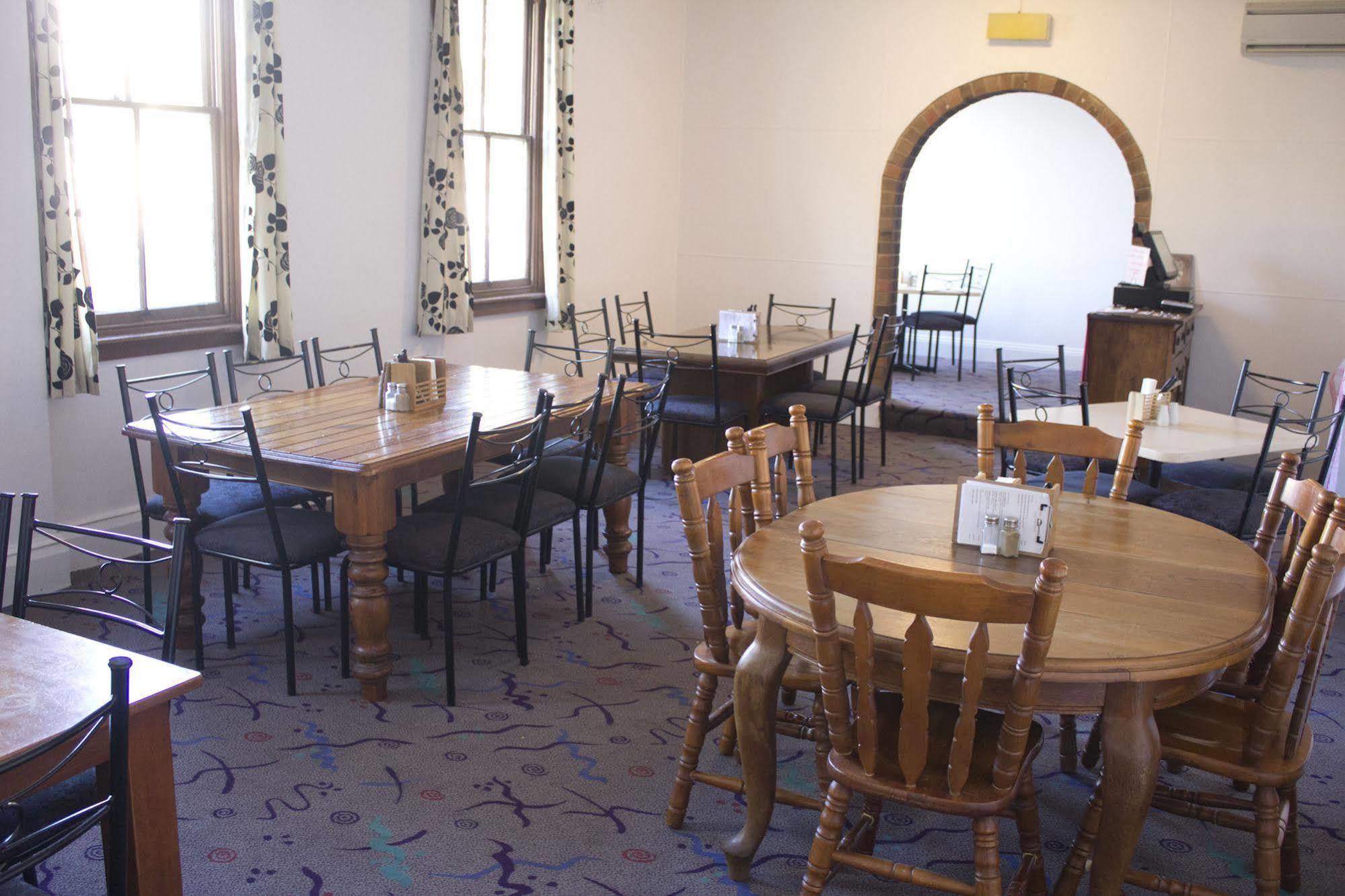 Court House Hotel Boorowa Ngoại thất bức ảnh
